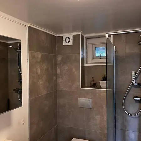 Close To Citycenter, 5 Beds. * Tromso